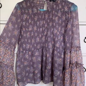 Long sleeve blouse with flowy sleeves